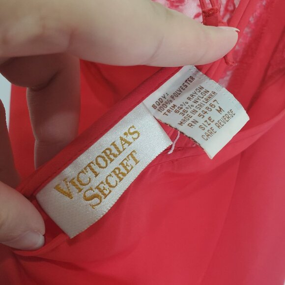 VNTG VICTORIA'S SECRET Nighty Dress Womens Medium Red‎ 80's Lace Straps V-Neck - Picture 4 of 10